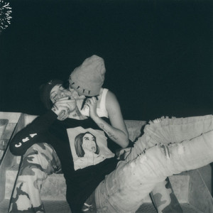 含紧一点h楼梯边做边走动漫
