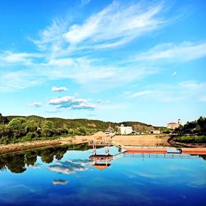 含紧一点h楼梯边做边走动漫
